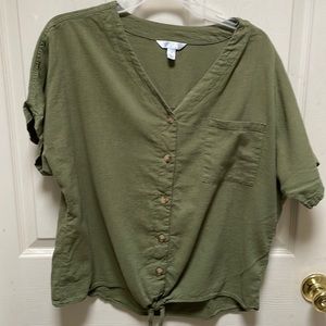 Short sleeve tie front shirt, size medium